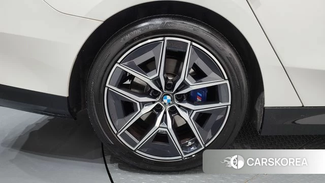 BMW 5 Series (G60) id 4201148 из Кореи 31