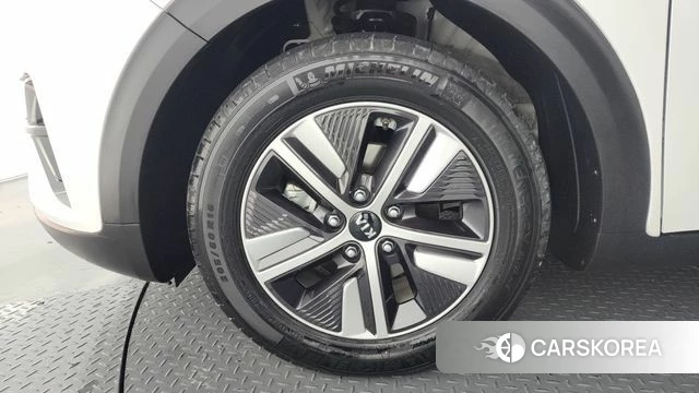 Kia The New Niro id 3916443 из Кореи 15