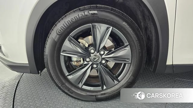Lexus UX300h id 4329547 из Кореи 26