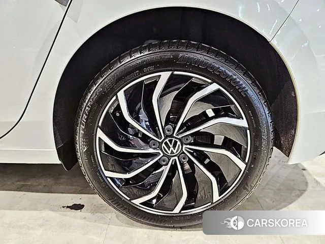 Volkswagen Golf 8th Generation id 3042725 из Кореи 14