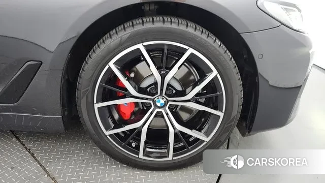 BMW 5 Series (G30) id 3059746 из Кореи 15