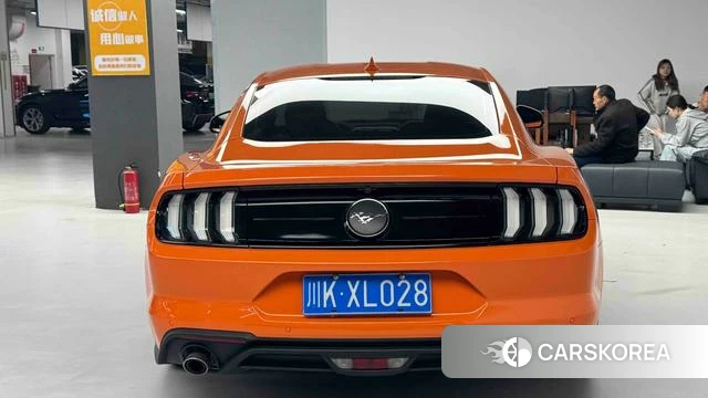 Ford Mustang 2022 Оранжевый из Китая, фото 5