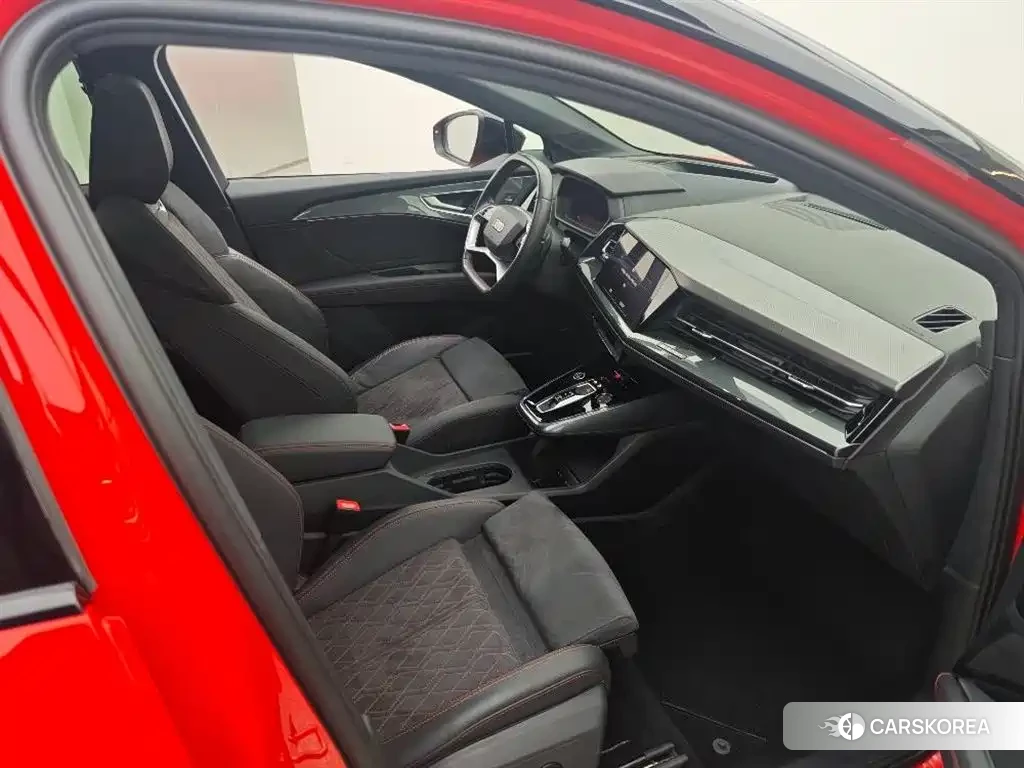 Audi Q5 e-tron 2024 Red/purple из Китая, фото 6