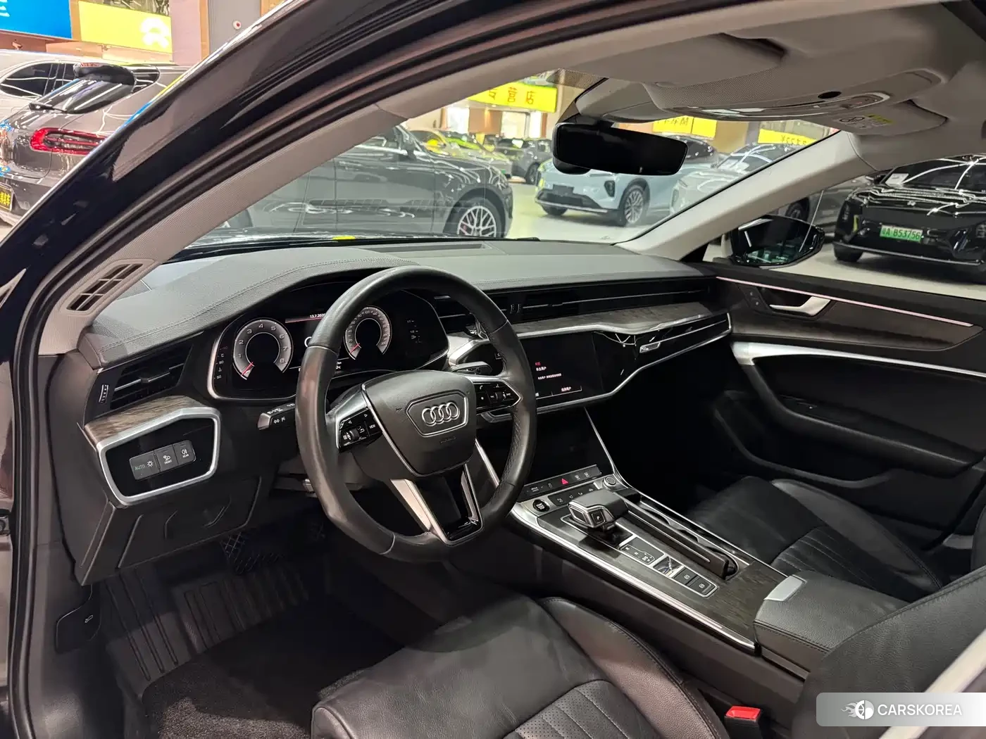Audi A6L id 4578218 из Китая 13