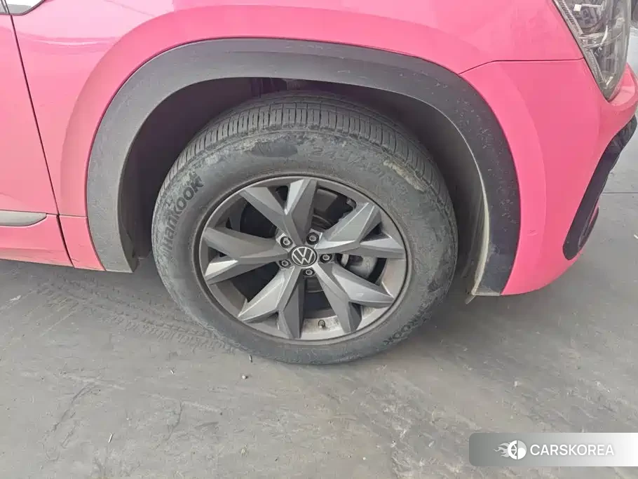 Volkswagen Touareg id 4681138 из Китая 11