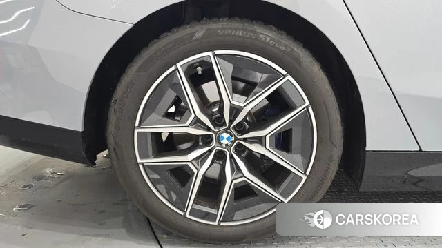 BMW 5 Series (G60) id 3963524 из Кореи 15