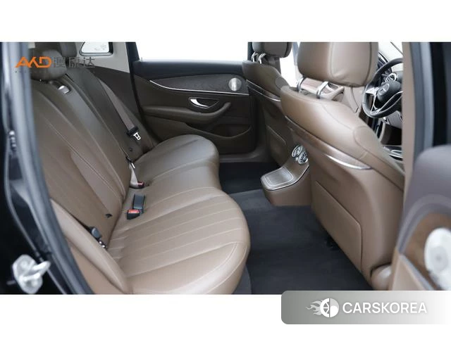 Mercedes-Benz E-class PHEV 2023 Черный из Китая, фото 5