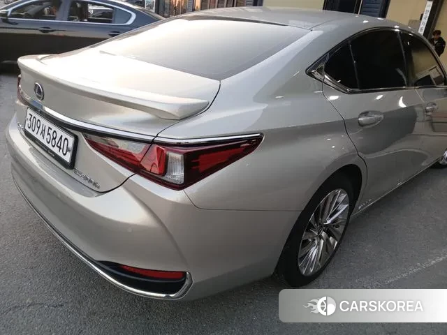 Lexus ES300h 7th generation 2019 Жемчужный цвет из Кореи, фото 6