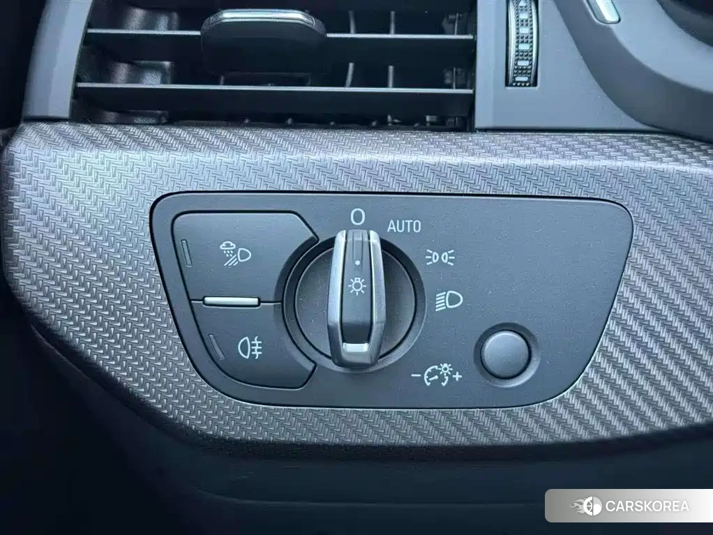 Audi A4L id 4546597 из Китая 10