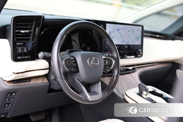 Lexus LM id 4353532 из Китая 18