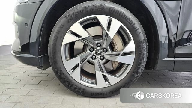 Audi e-Tron id 4338095 из Кореи 29