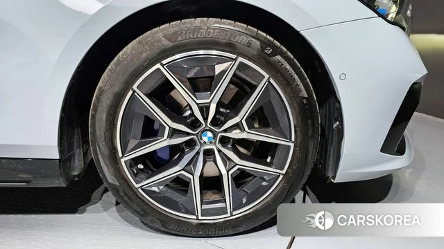 BMW 5 Series (G60) id 3831249 из Кореи 15