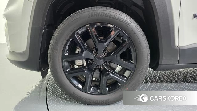 Jeep Renegade id 4566217 из Кореи 28