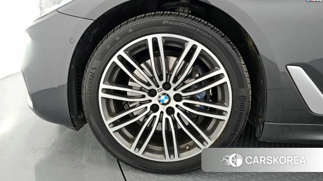 BMW 5 Series (G30) id 3886366 из Кореи 15