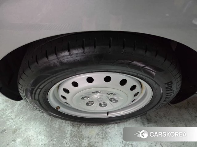 Hyundai Staria id 4513111 из Кореи 14