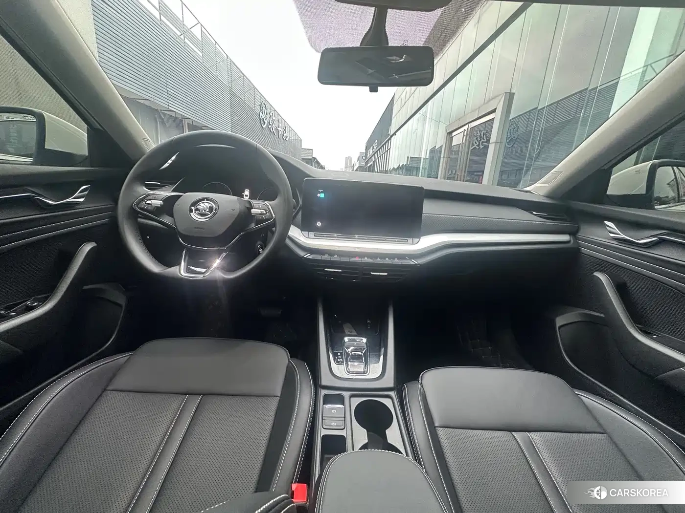 Skoda Octavia 2024 Белый из Китая, фото 6