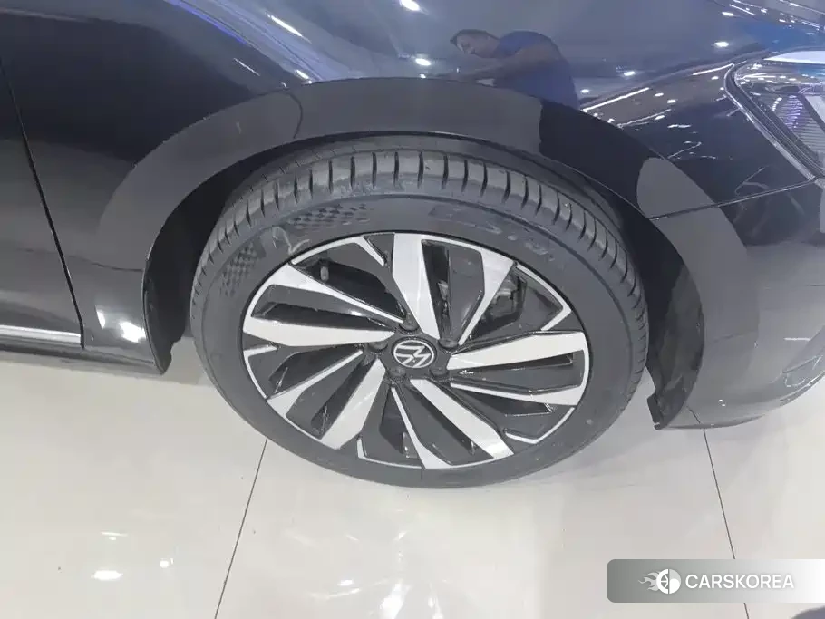 Volkswagen Passat id 4576651 из Китая 11