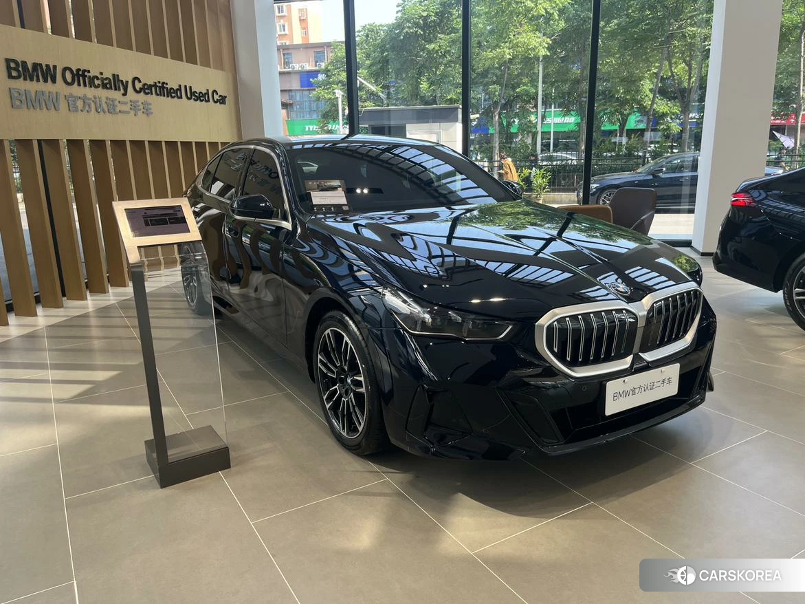 BMW 5 series 2026 Черный из Китая, фото 5