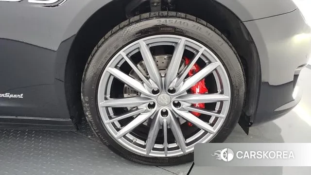 Maserati Quattroporte id 3318494 из Кореи 15