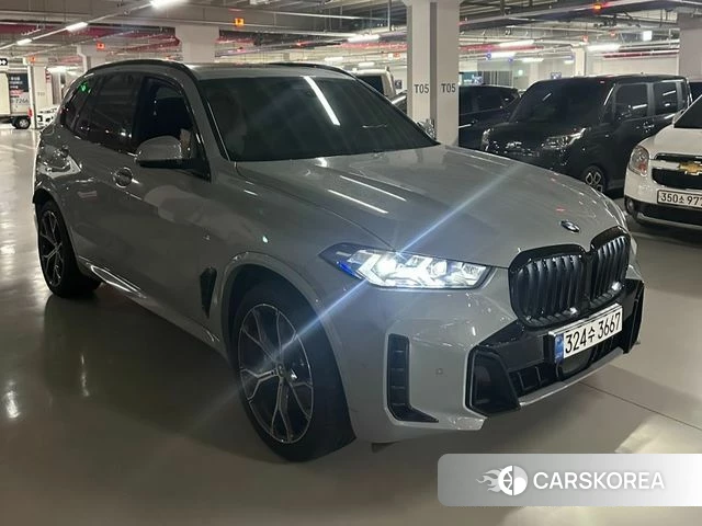 BMW X5 (G05) 2026 Светло-серебряный цвет из Кореи, фото 5