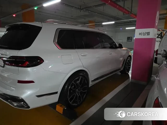 BMW X7 (G07) 2023 Белый из Кореи, фото 5