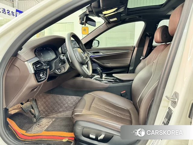 BMW 5 series 2022 Белый из Китая, фото 5