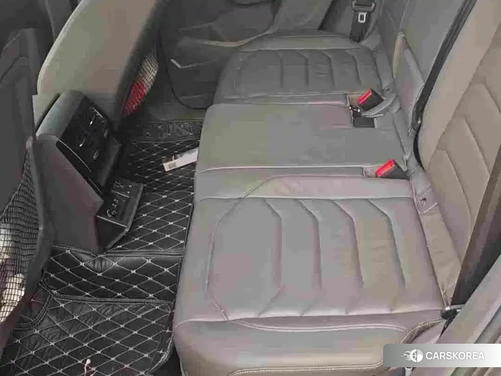 Volkswagen Touareg 2024 Silver/gray из Китая, фото 5