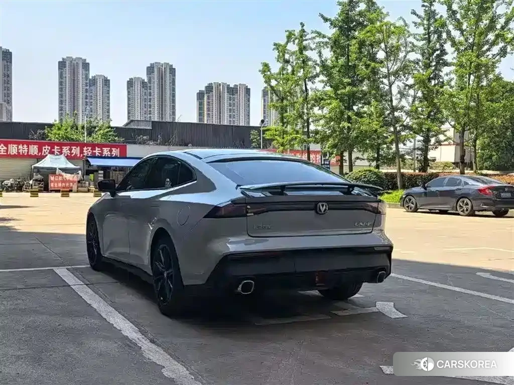Chang'an Changan UNI-V 2022 Silver/gray из Китая, фото 5