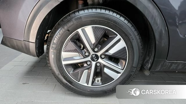 Kia The New Niro id 3904926 из Кореи 15