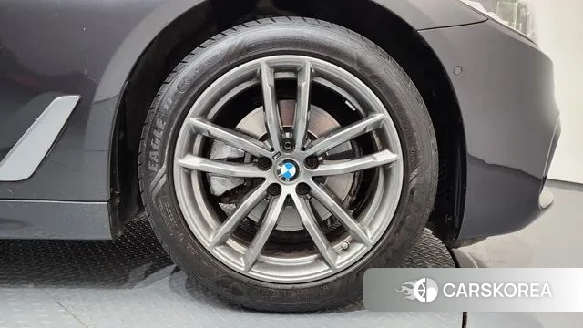 BMW 5 Series (G30) id 3741801 из Кореи 15