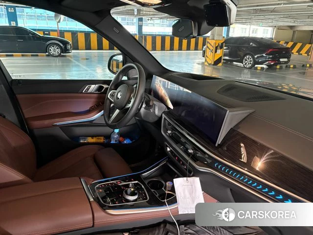 BMW X5 (G05) 2026 Светло-серебряный цвет из Кореи, фото 5