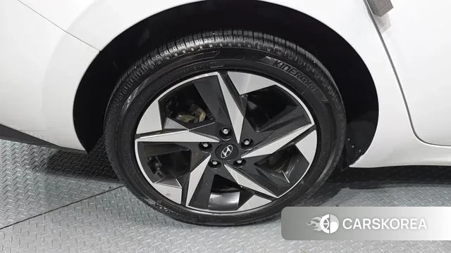 Hyundai Avante (CN7) id 3560809 из Кореи 15