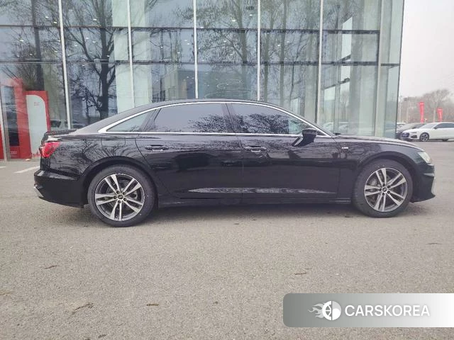 Audi A6L id 4279052 из Китая 10
