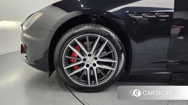 Maserati Ghibli id 3324449 из Кореи 15