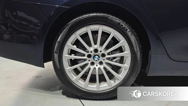 BMW 5 Series (G30) id 4019785 из Кореи 15