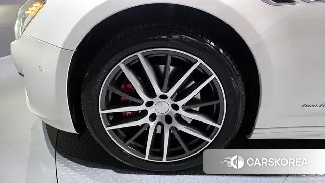 Maserati Ghibli id 3465038 из Кореи 15