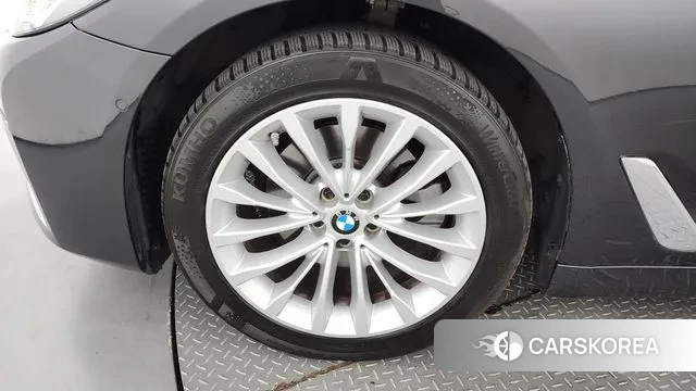 BMW 5 Series (G30) id 2994773 из Кореи 15