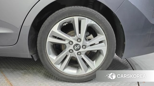 Hyundai Avante AD id 3845686 из Кореи 15