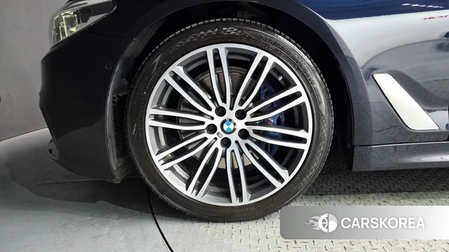 BMW 5 Series (G30) id 4317627 из Кореи 27