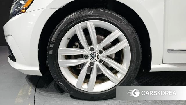 Volkswagen The New Passat id 3867270 из Кореи 15