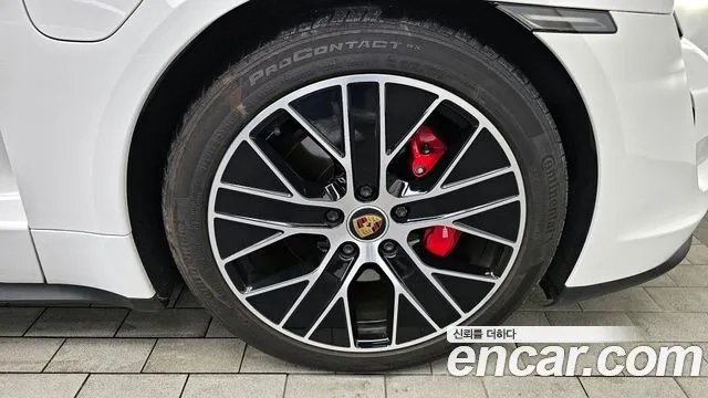 Porsche Taycan id 2859080 из Кореи 15