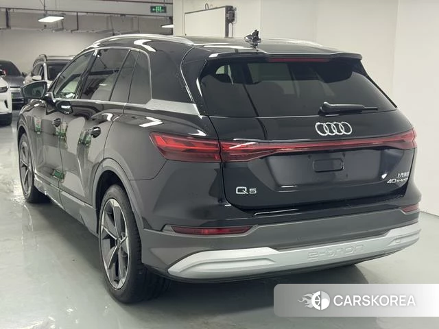 Audi Q5 e-tron 2023 Черный из Китая, фото 5