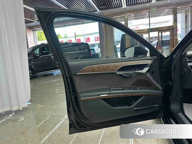 Audi A8 id 4393979 из Китая 15