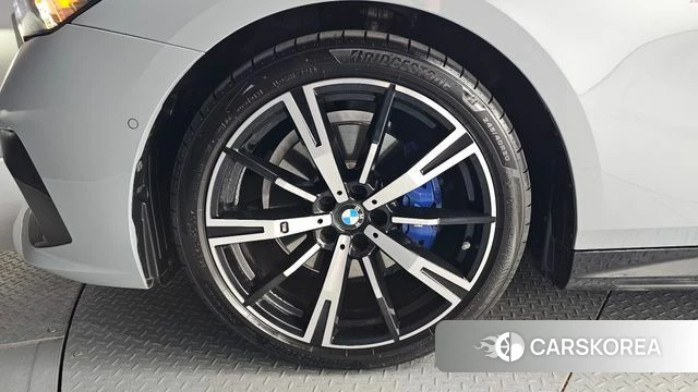 BMW 5 Series (G60) id 4480542 из Кореи 34