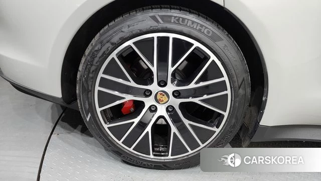 Porsche Taycan id 4179533 из Кореи 15