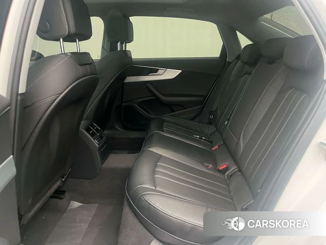 Audi A4L id 4290385 из Китая 12