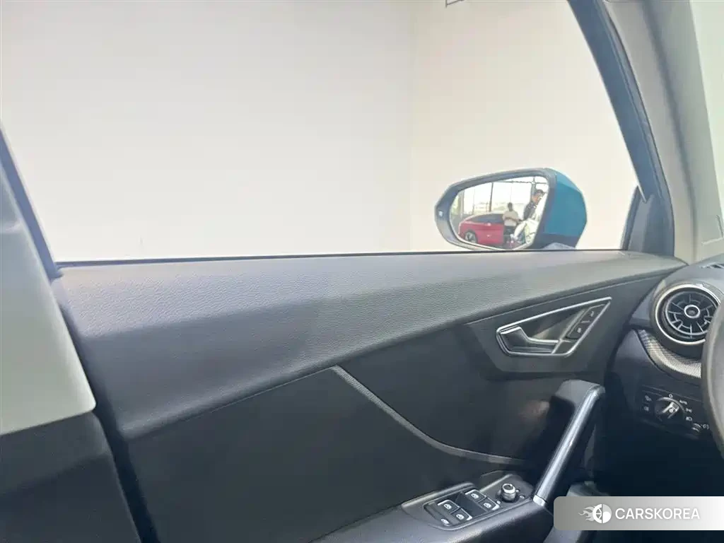 Audi Q2L id 4547438 из Китая 14