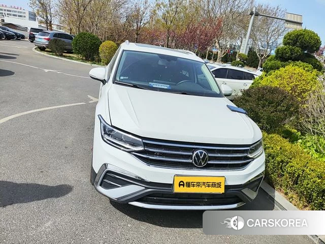 Volkswagen Tiguan L 2023 Белый из Китая, фото 5