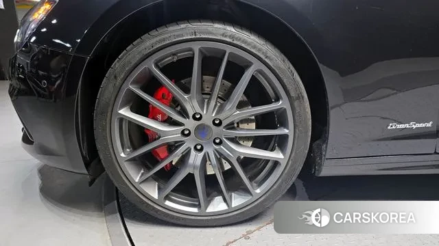 Maserati Ghibli id 3454735 из Кореи 15