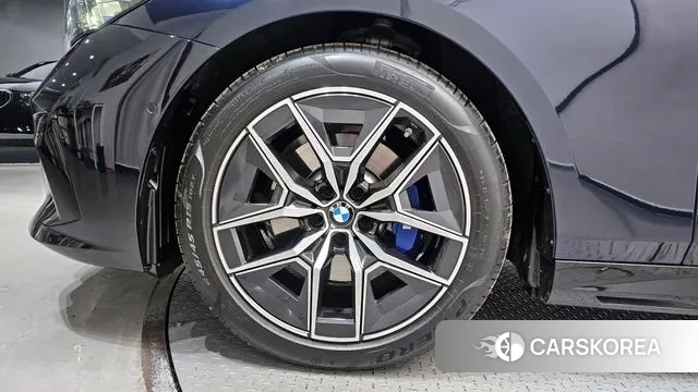 BMW 5 Series (G60) id 3517472 из Кореи 15